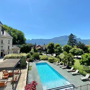 Chateau & De La Commanderie 3* Eybens